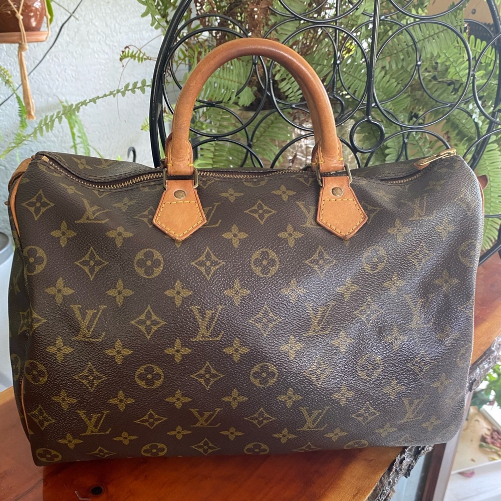Louis Vuitton Speedy 35 With Certificate of Authenticity included